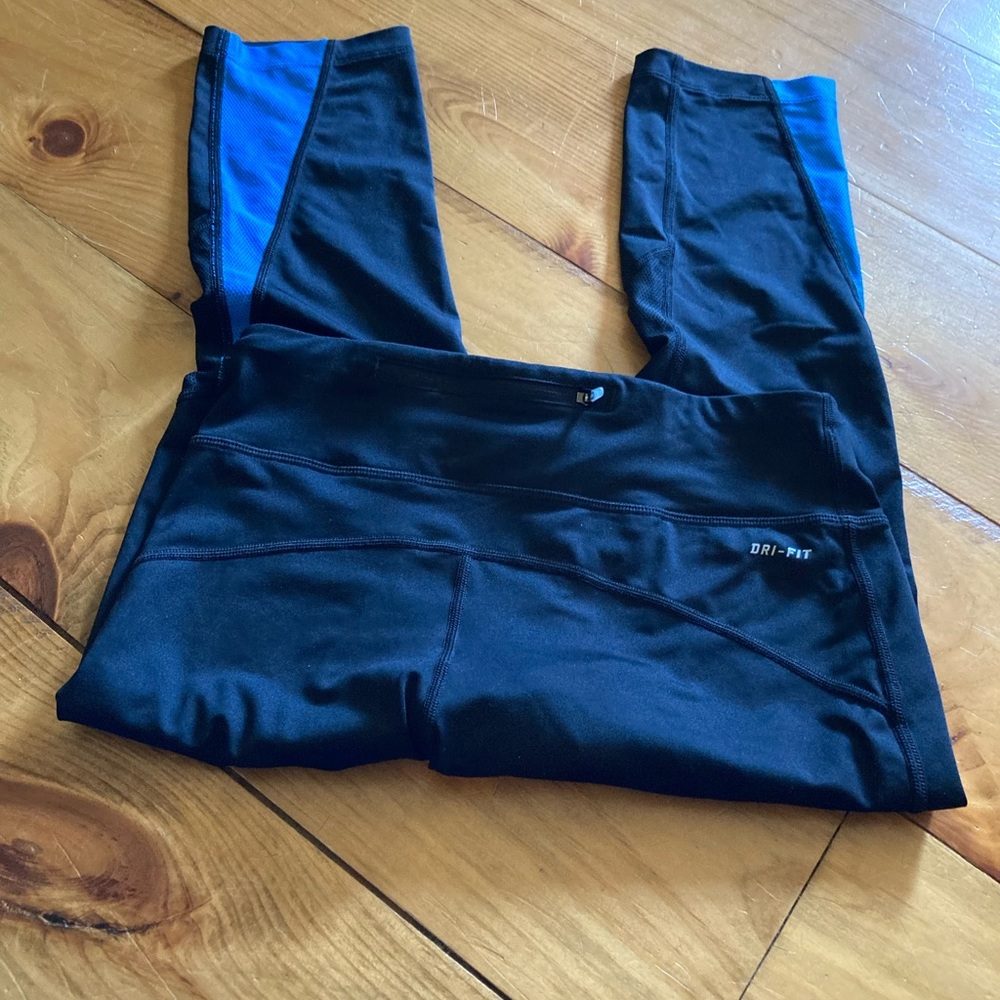 Nike Dri-Fit Capri - Picture 3 of 4